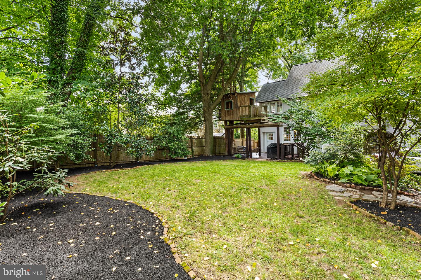 1225 Montgomery Ave