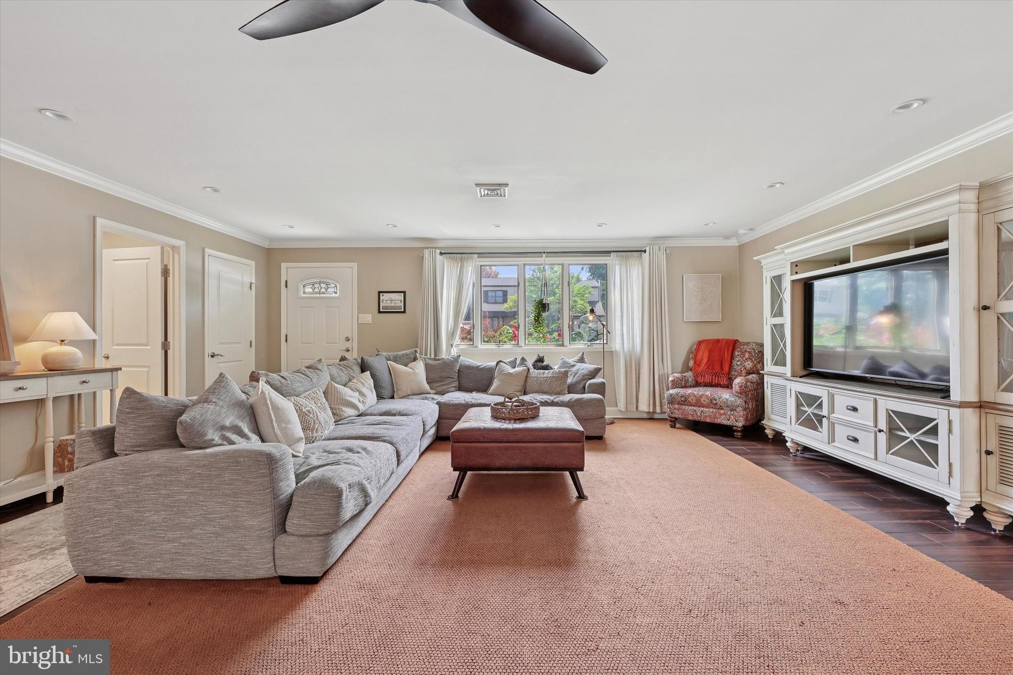 135 WOODBINE WAY