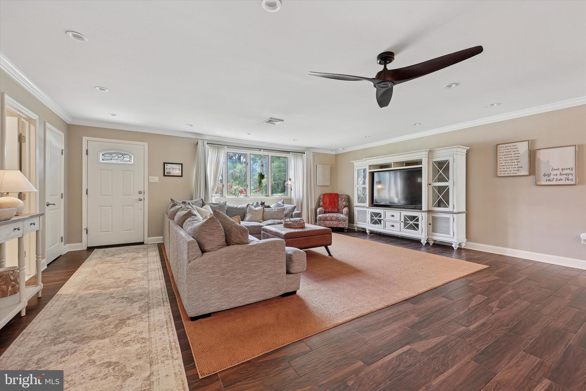 135 WOODBINE WAY