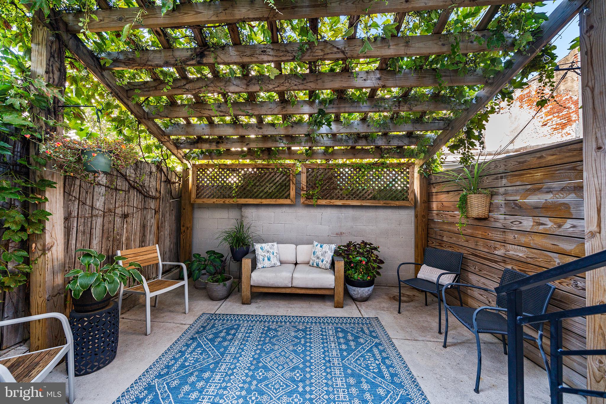 207 Mountain St
