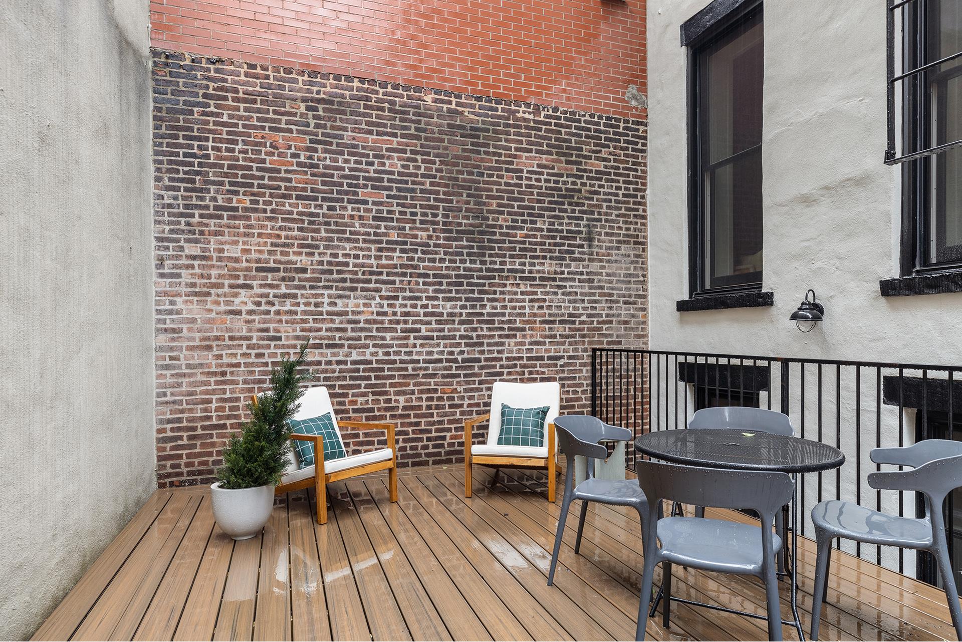 538 HENRY Street 1