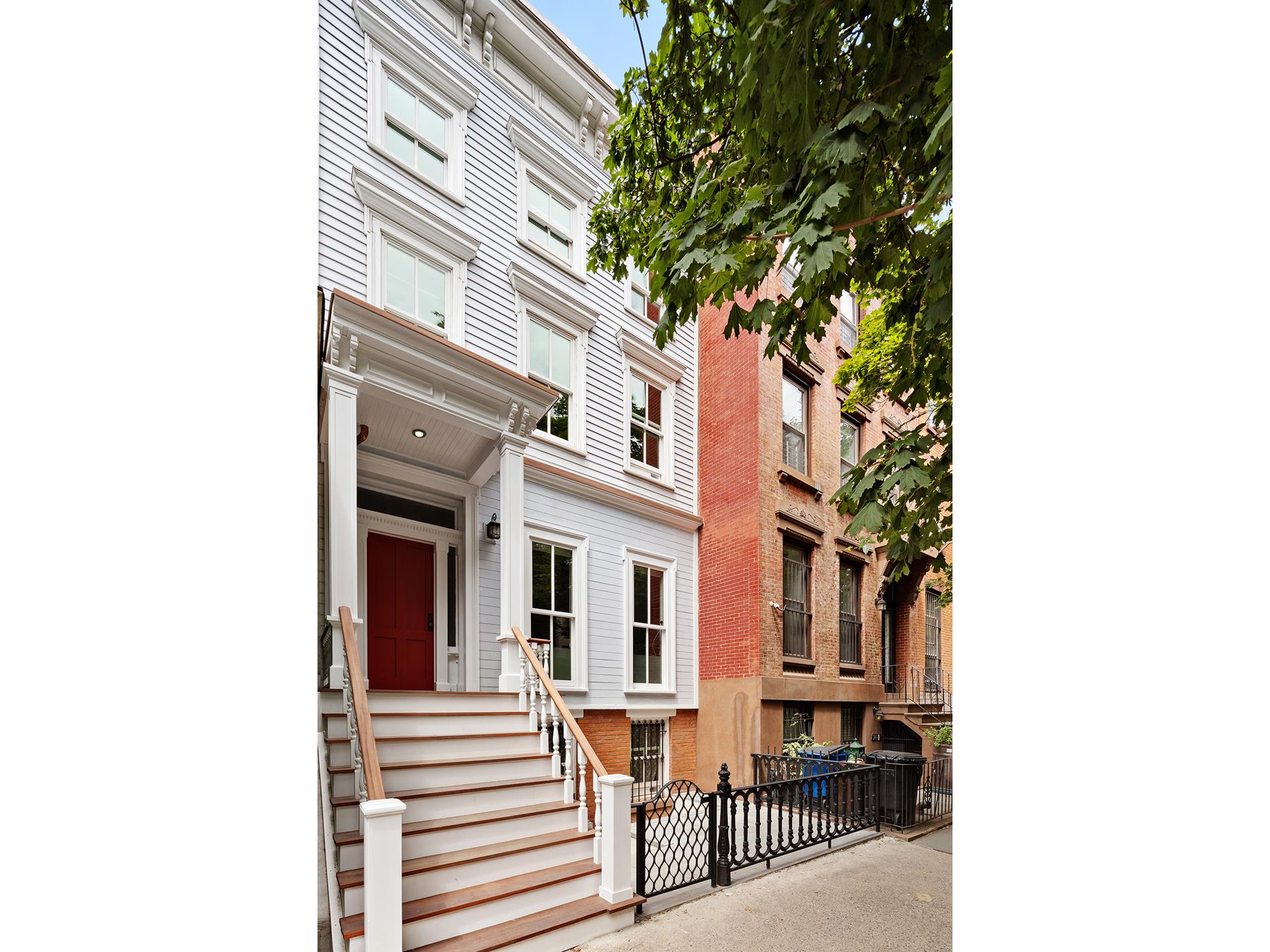 250 CUMBERLAND Street