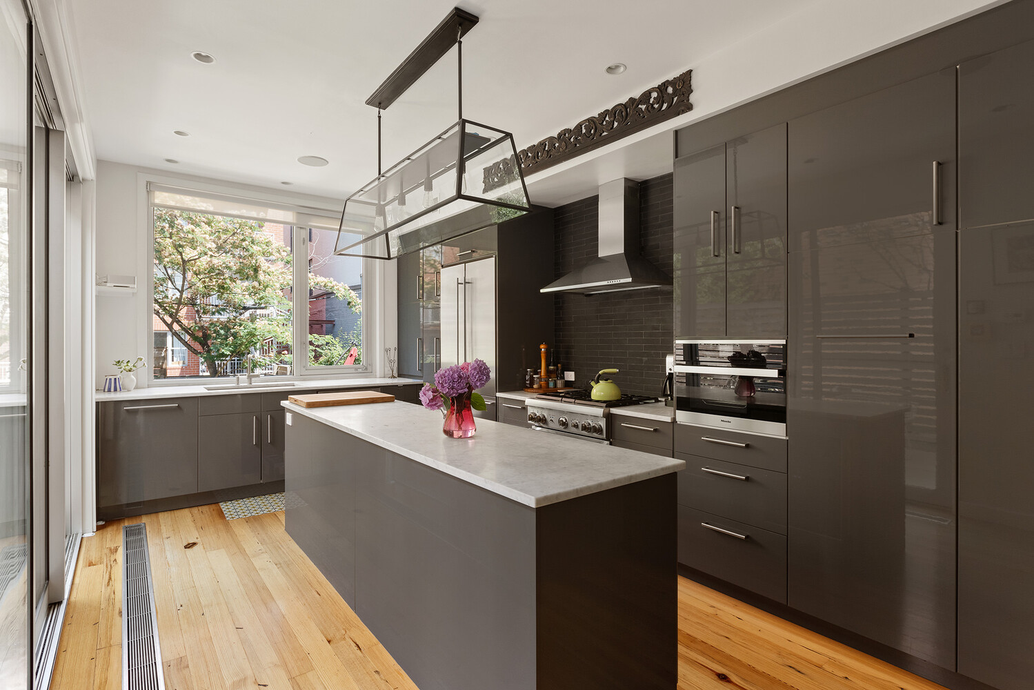 105 RYERSON Street 1