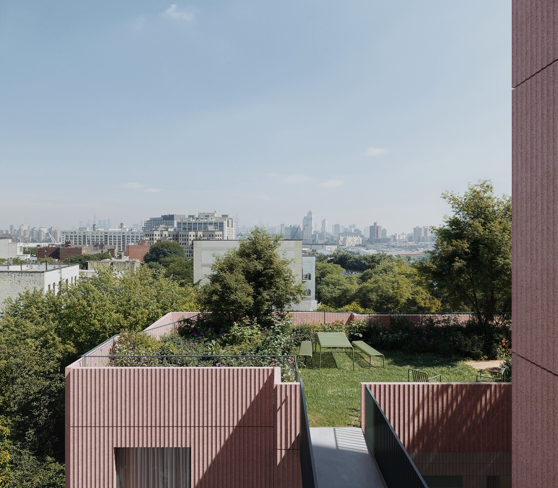 144 VANDERBILT Avenue TH1