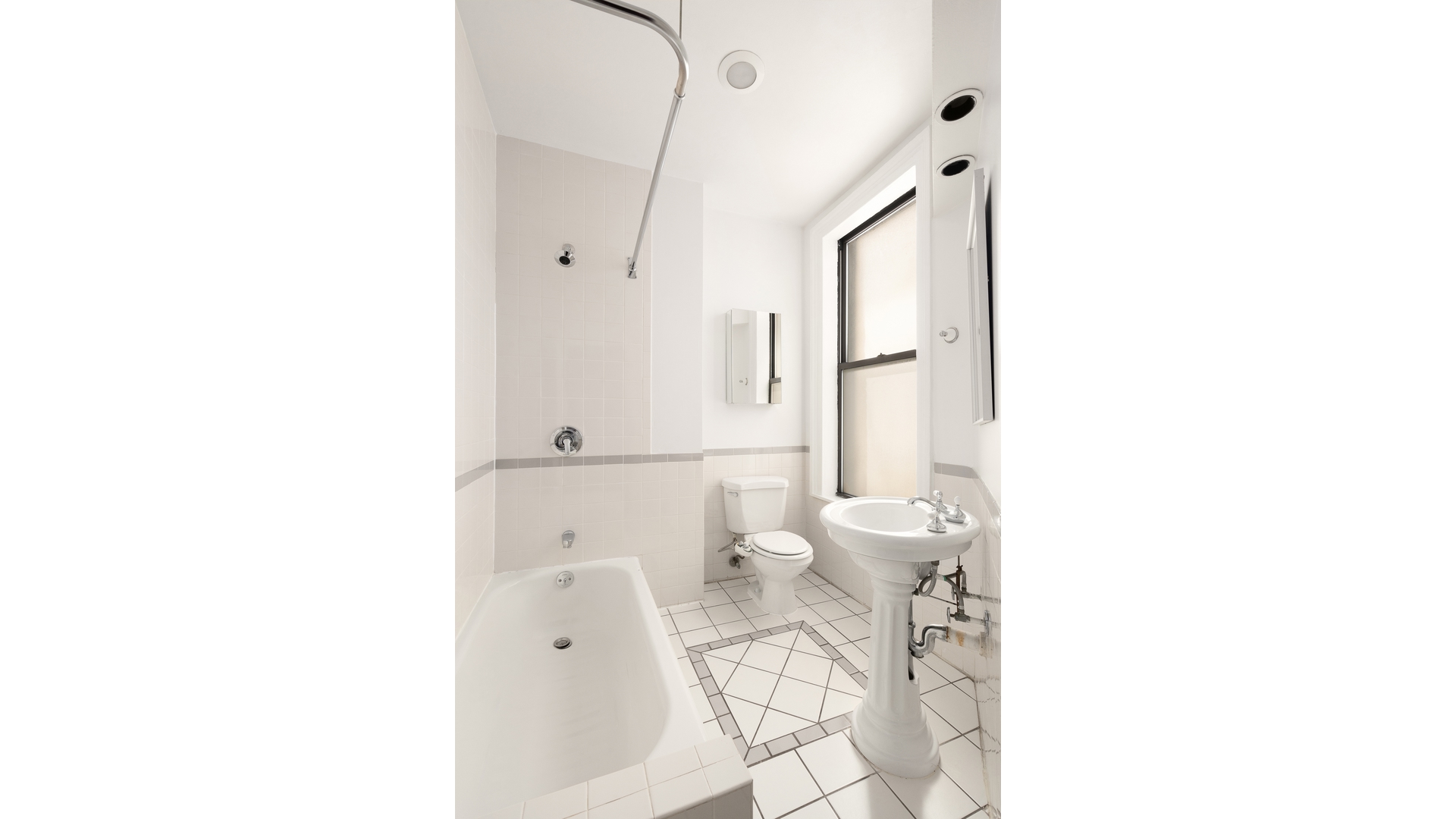 129 E 17TH Street 5