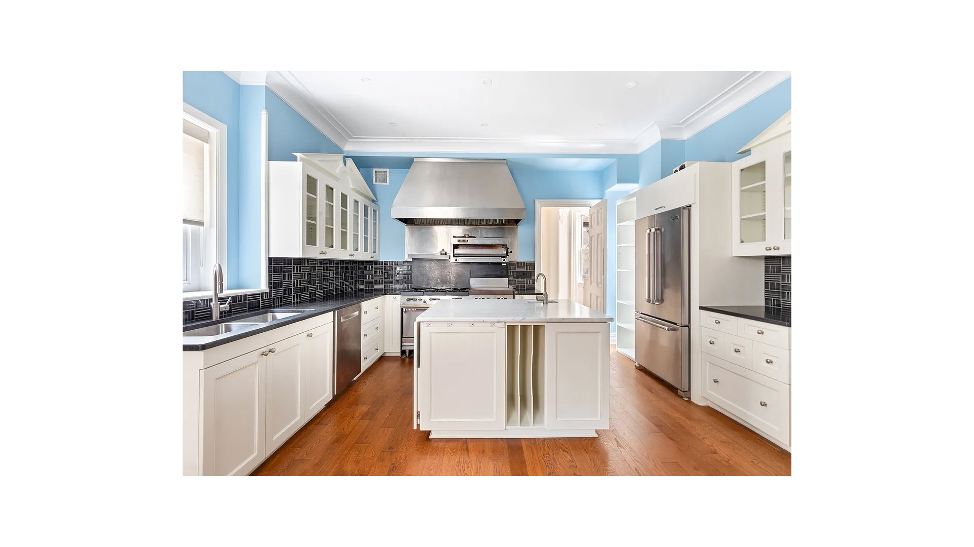 129 E 17TH Street 3