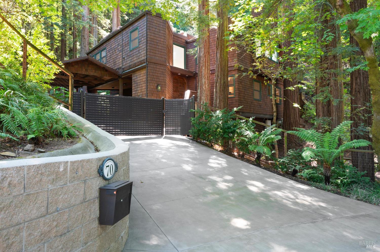 70 Westwood Dr