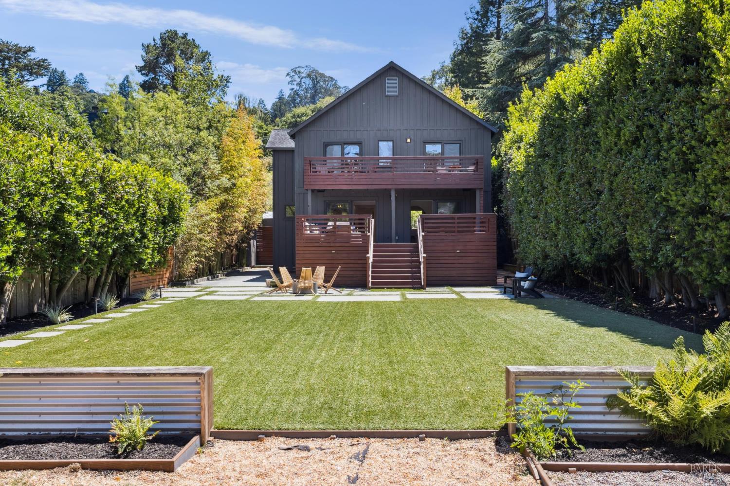 210 Laverne Ave