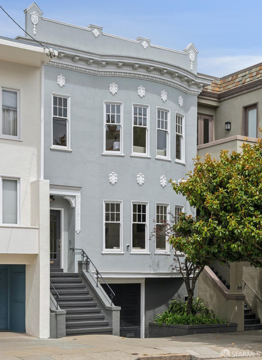 2580 Greenwich Street