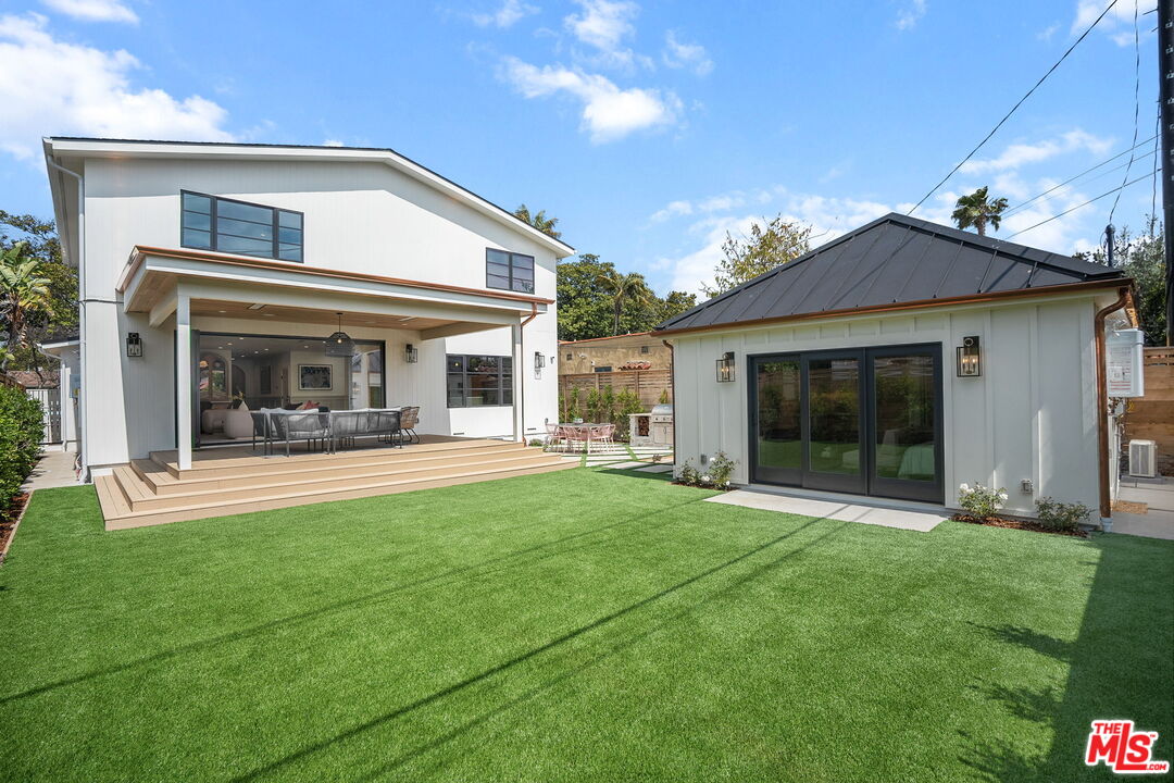 2539 Veteran Ave