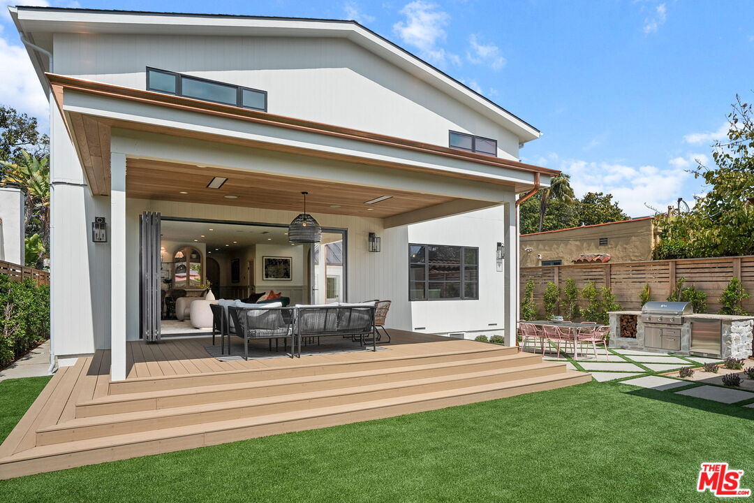 2539 Veteran Ave