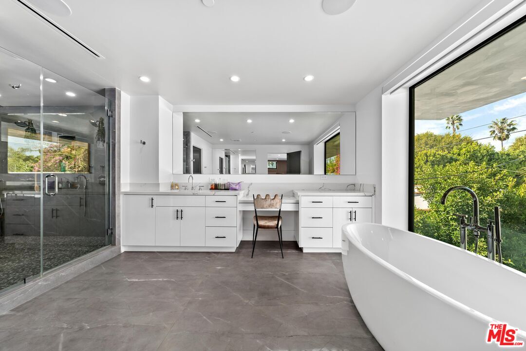 6511 Maryland Dr