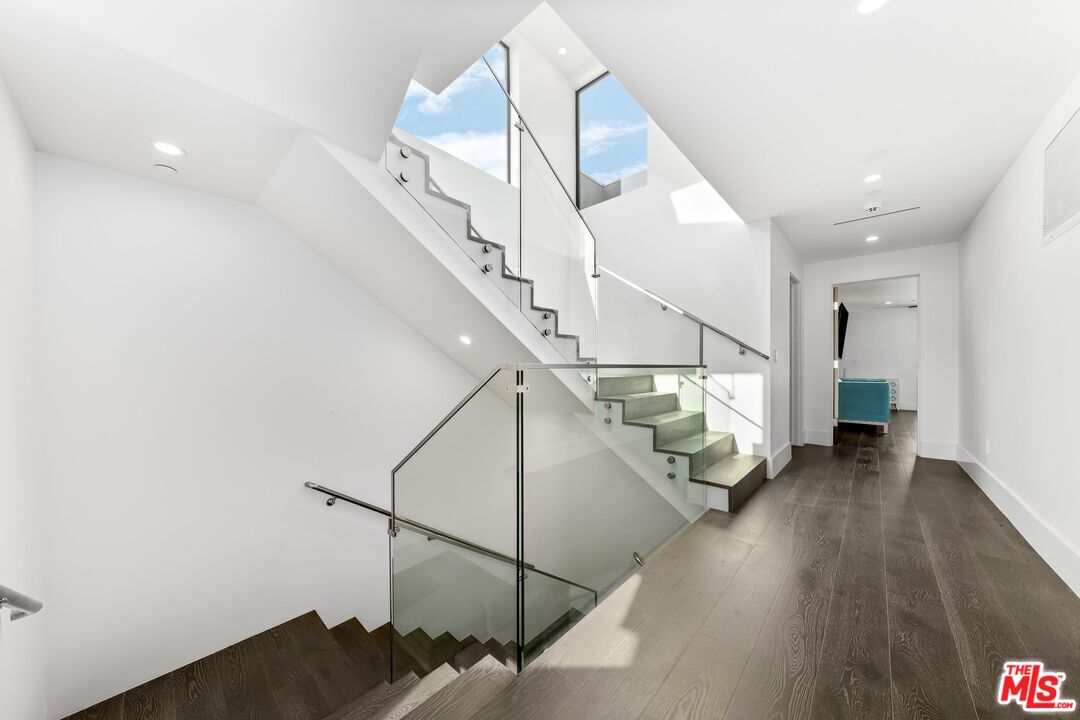 6511 Maryland Dr
