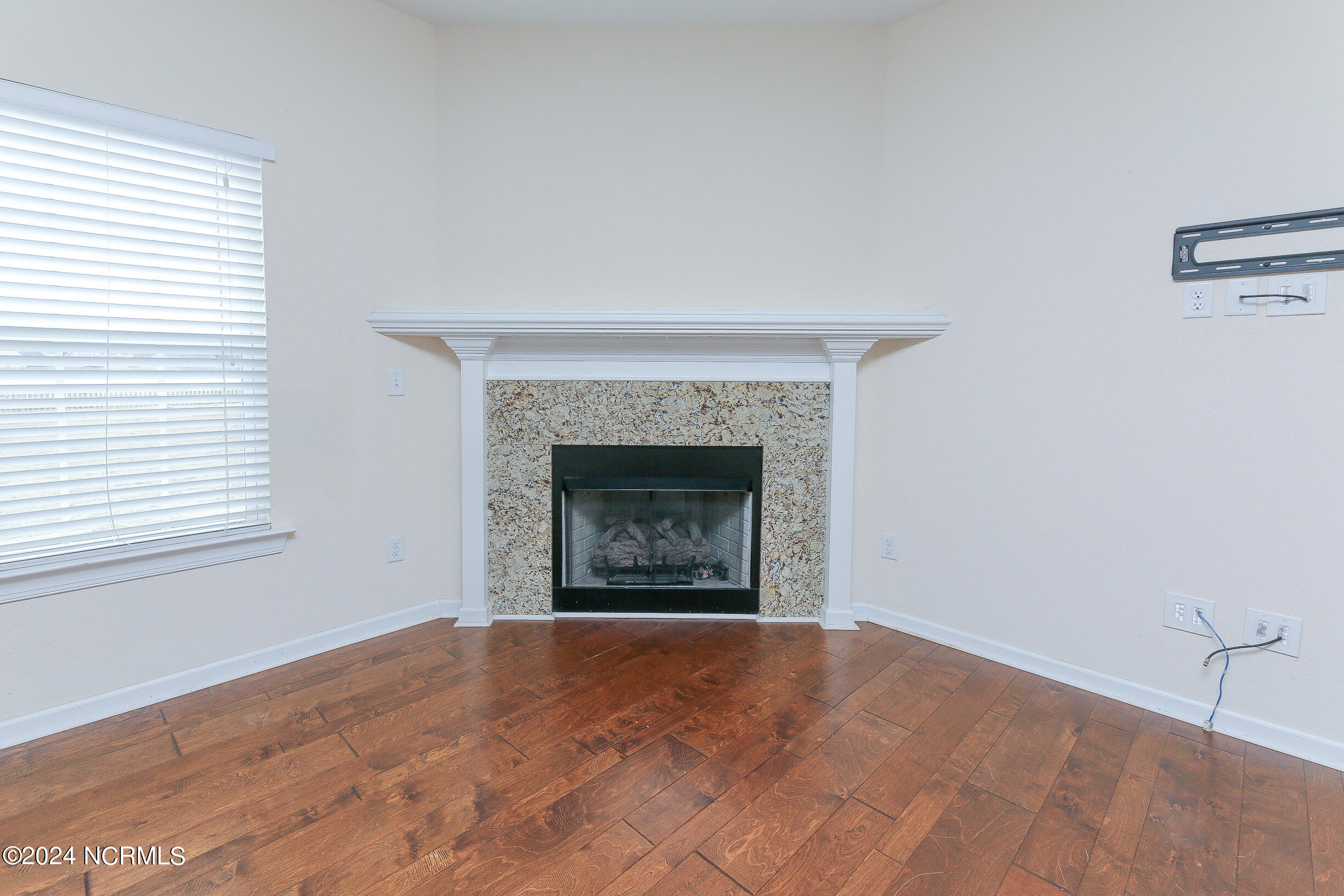 135 Laurel Woods Way