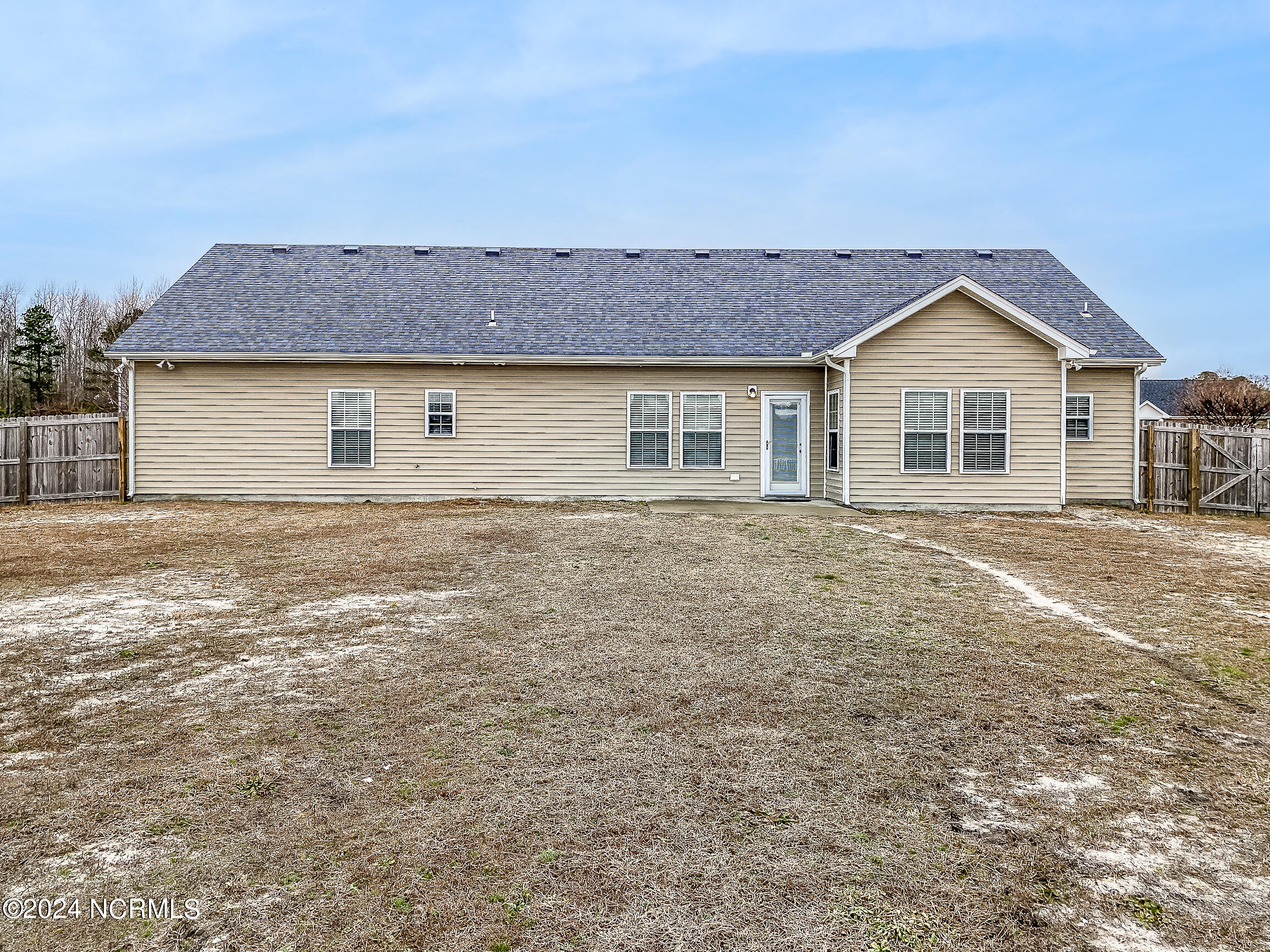 135 Laurel Woods Way