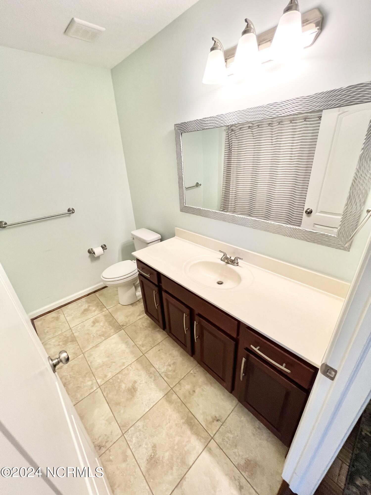 114 Laurel Woods Way