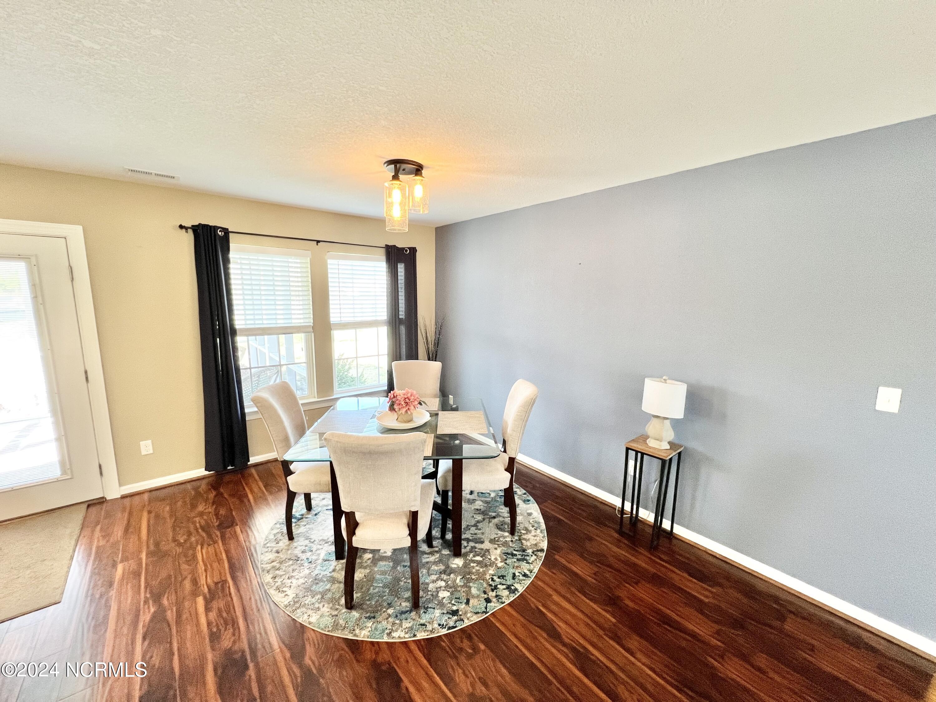 114 Laurel Woods Way
