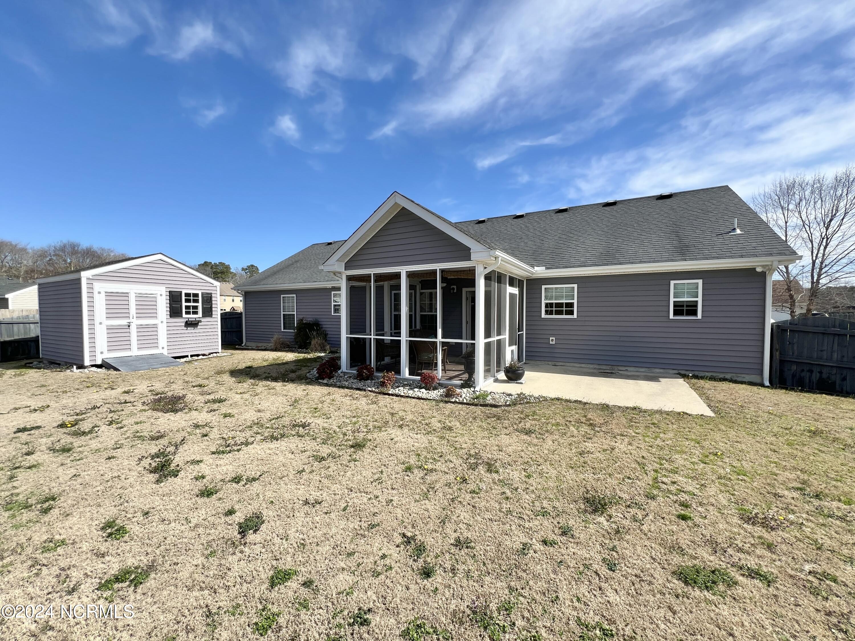114 Laurel Woods Way