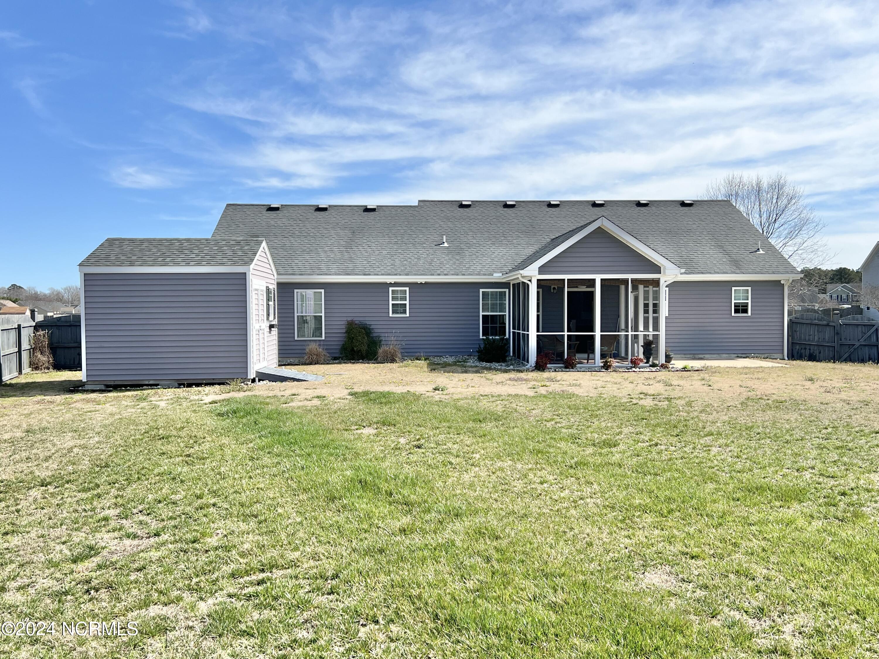 114 Laurel Woods Way