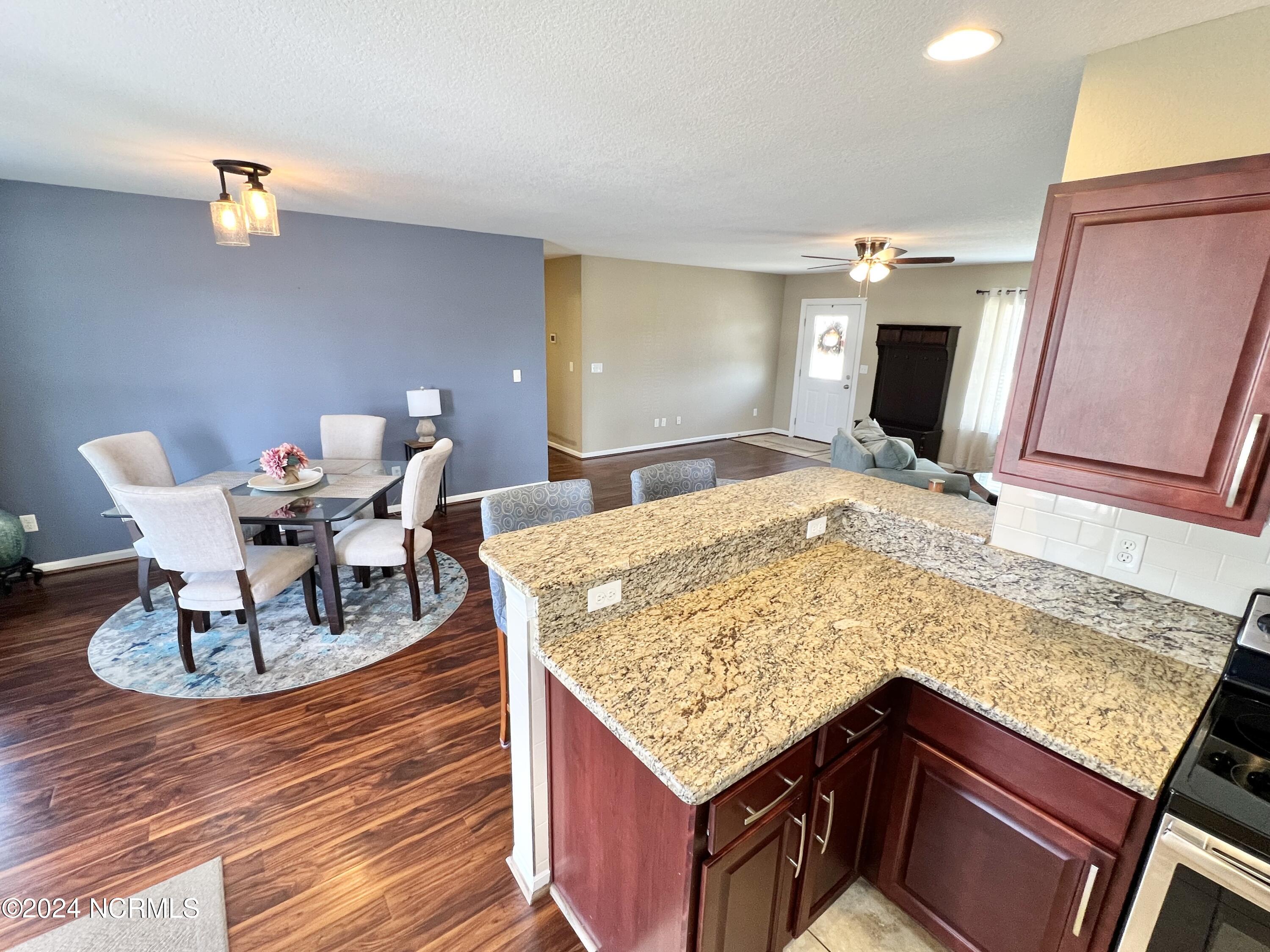 114 Laurel Woods Way