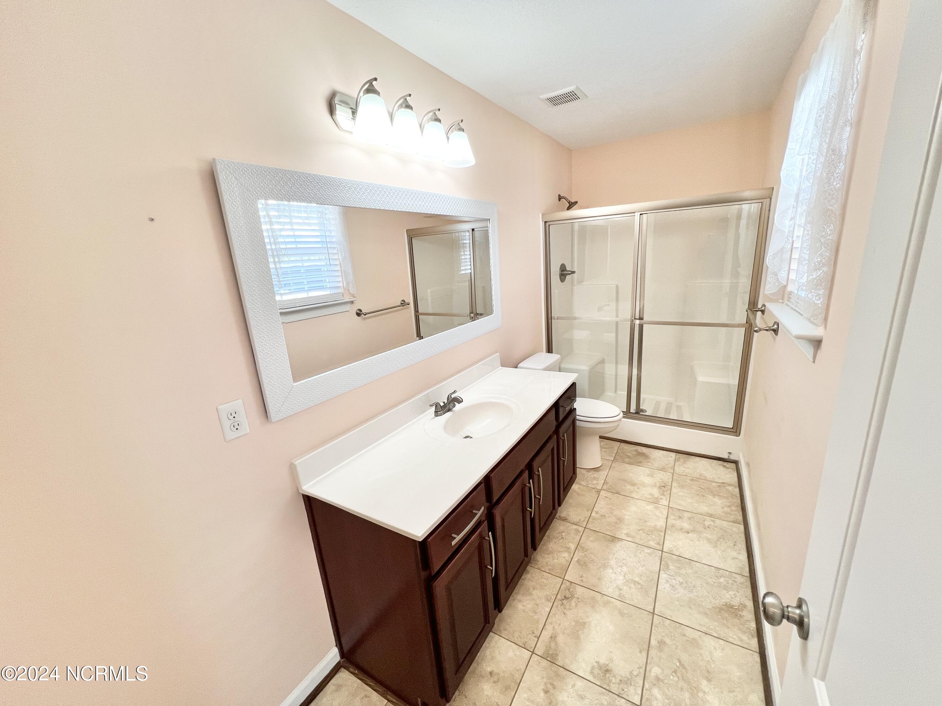 114 Laurel Woods Way