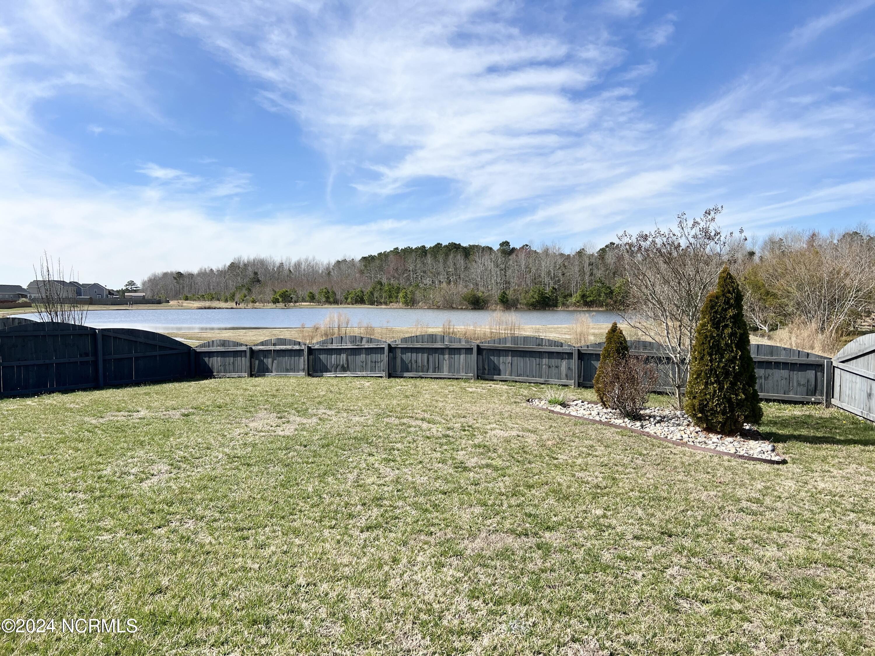 114 Laurel Woods Way