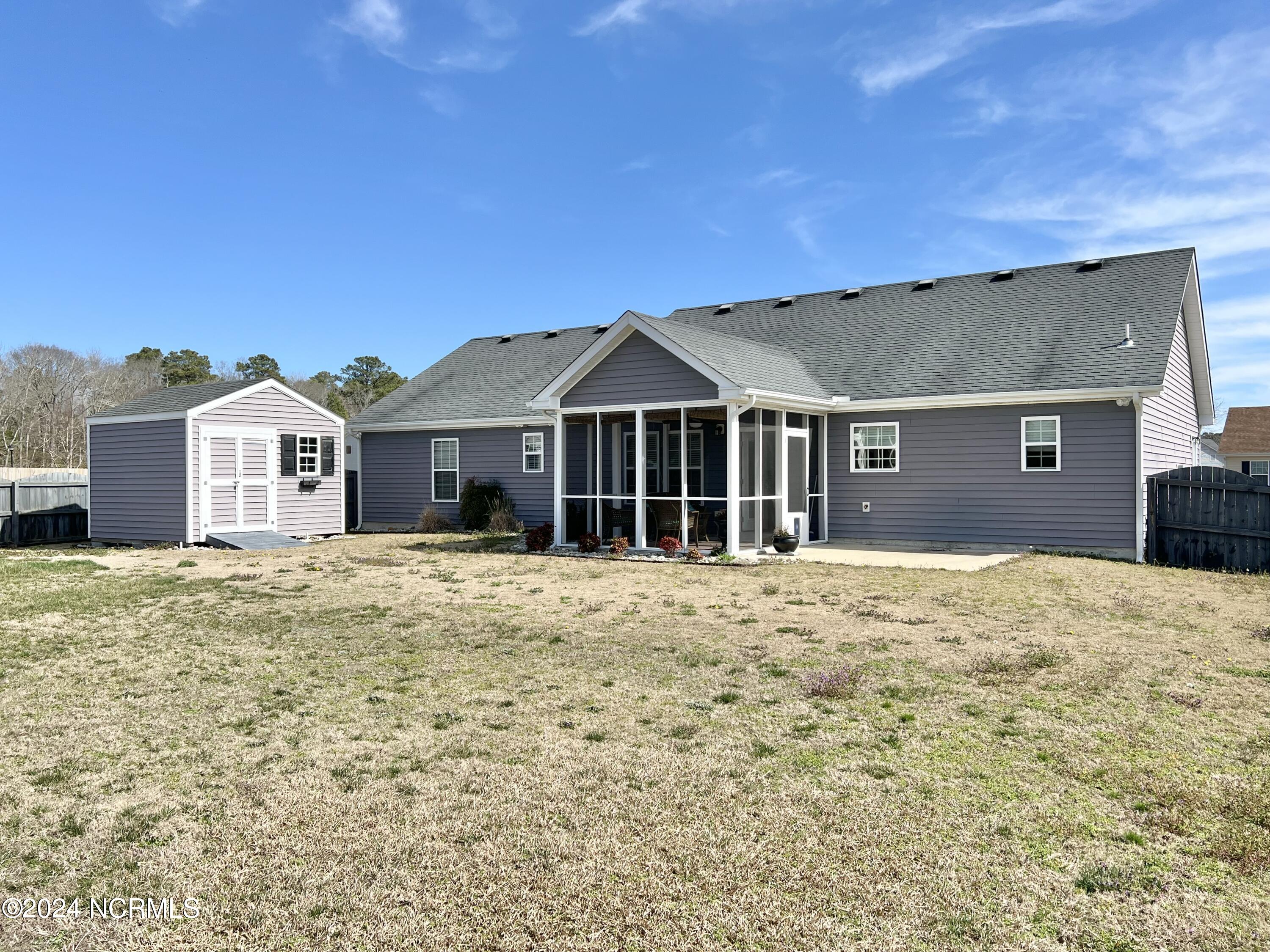 114 Laurel Woods Way