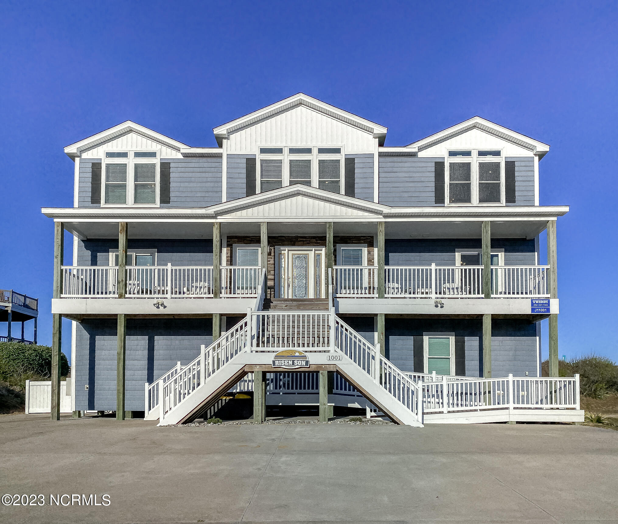 1001 Lighthouse Drive