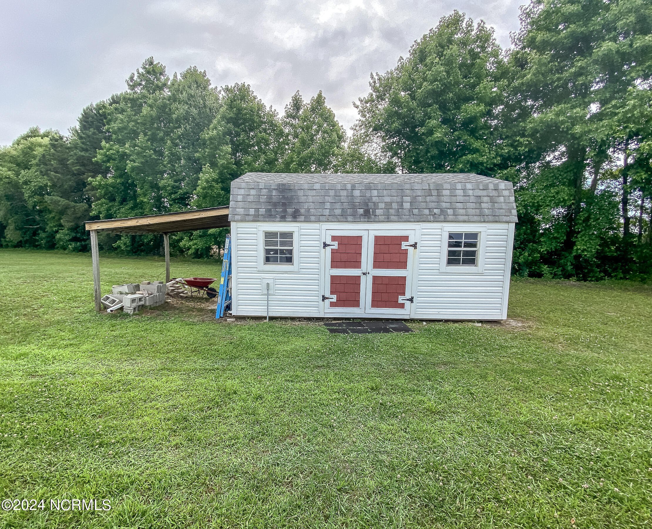 134 S Lou Sawyer Road