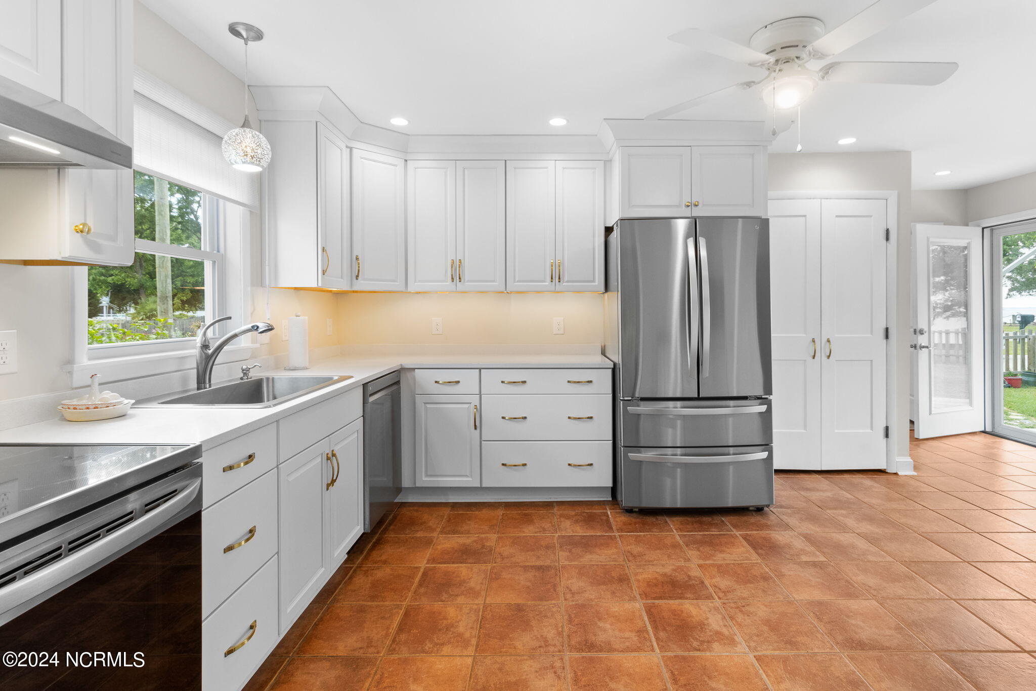 1359 Waterlily Road