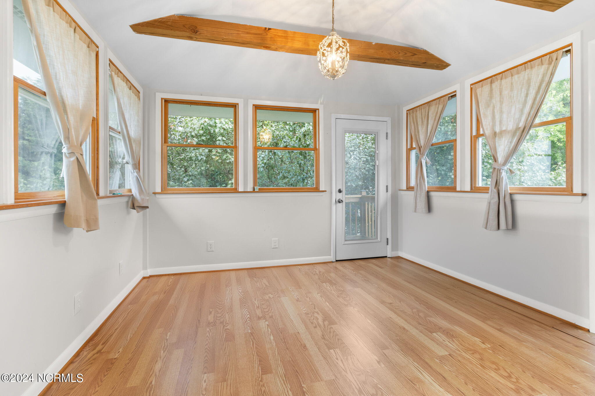 1359 Waterlily Road