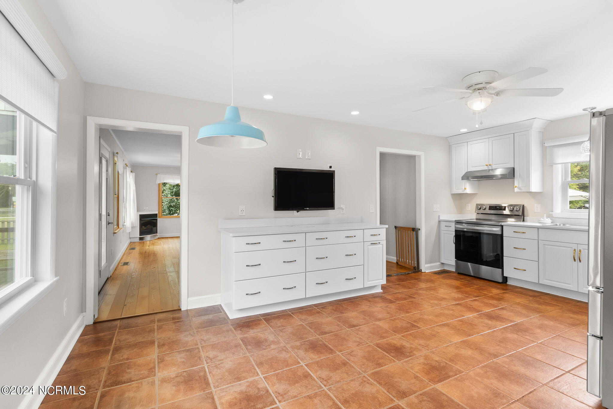 1359 Waterlily Road