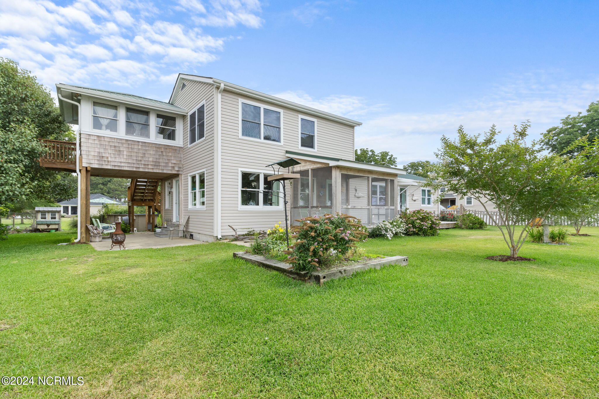 1359 Waterlily Road