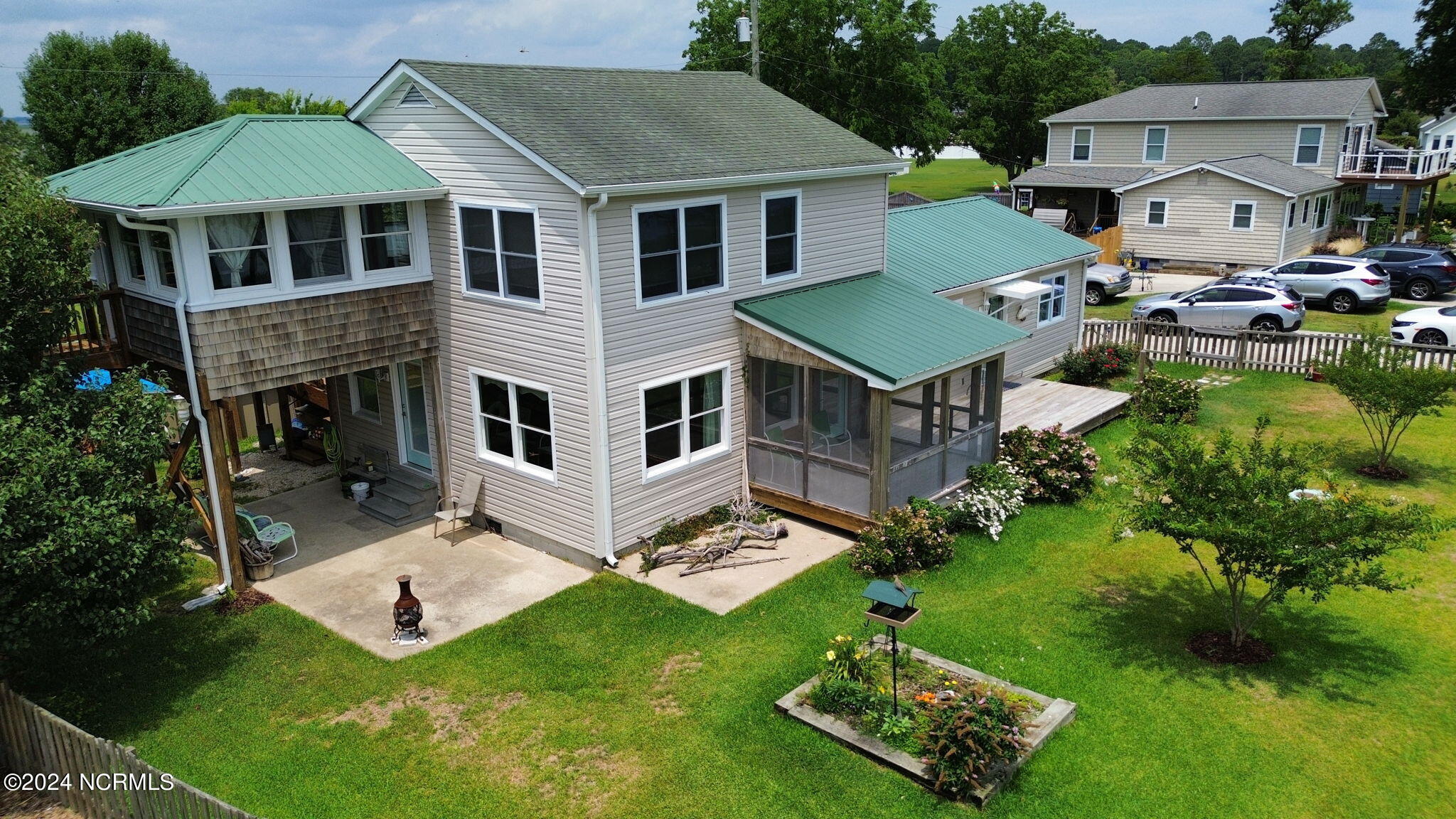 1359 Waterlily Road