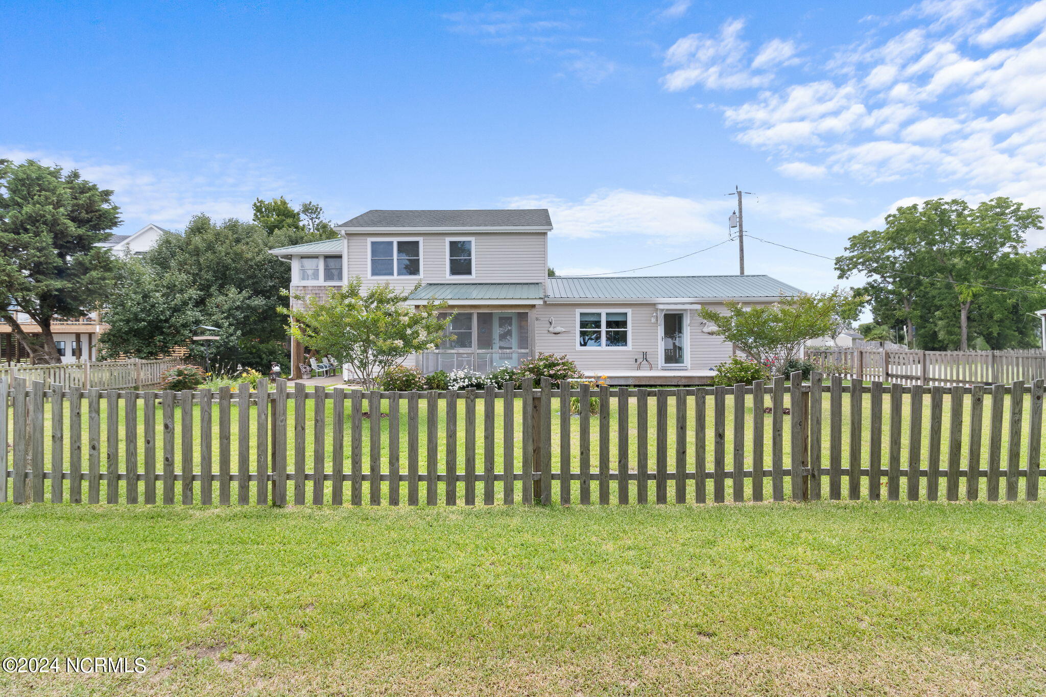 1359 Waterlily Road