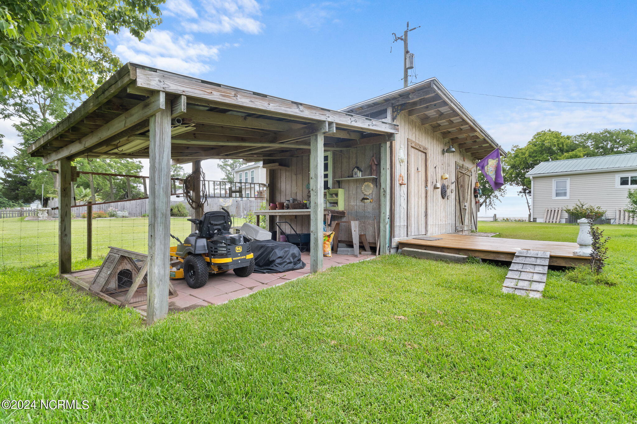 1359 Waterlily Road