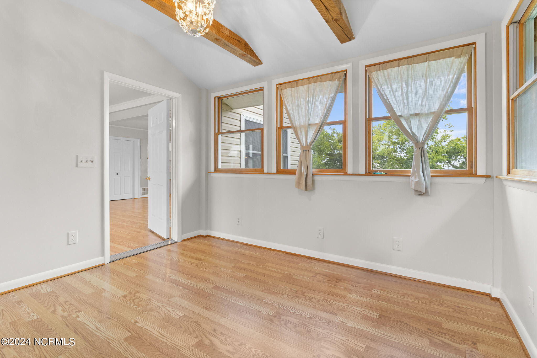1359 Waterlily Road