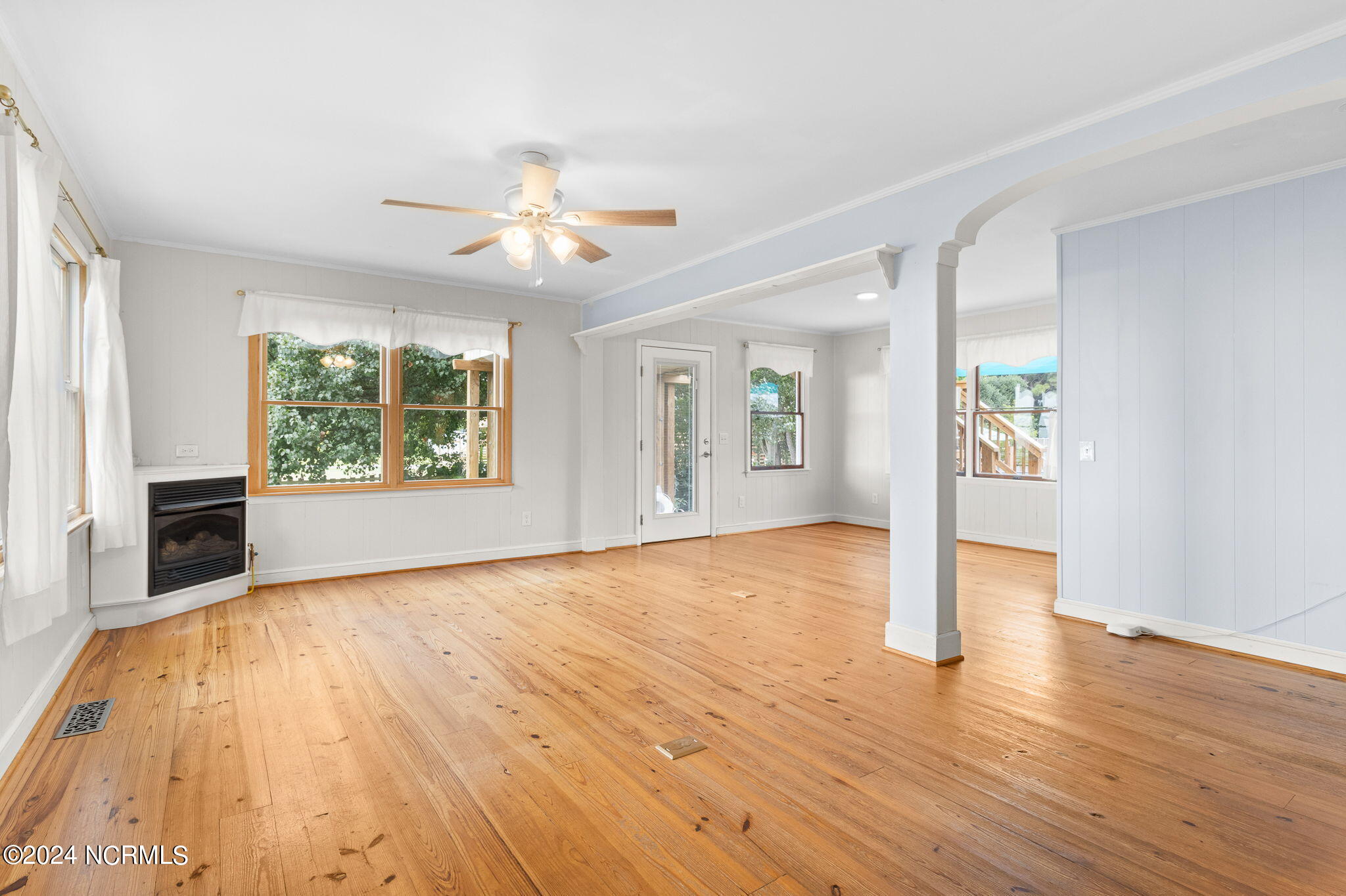 1359 Waterlily Road