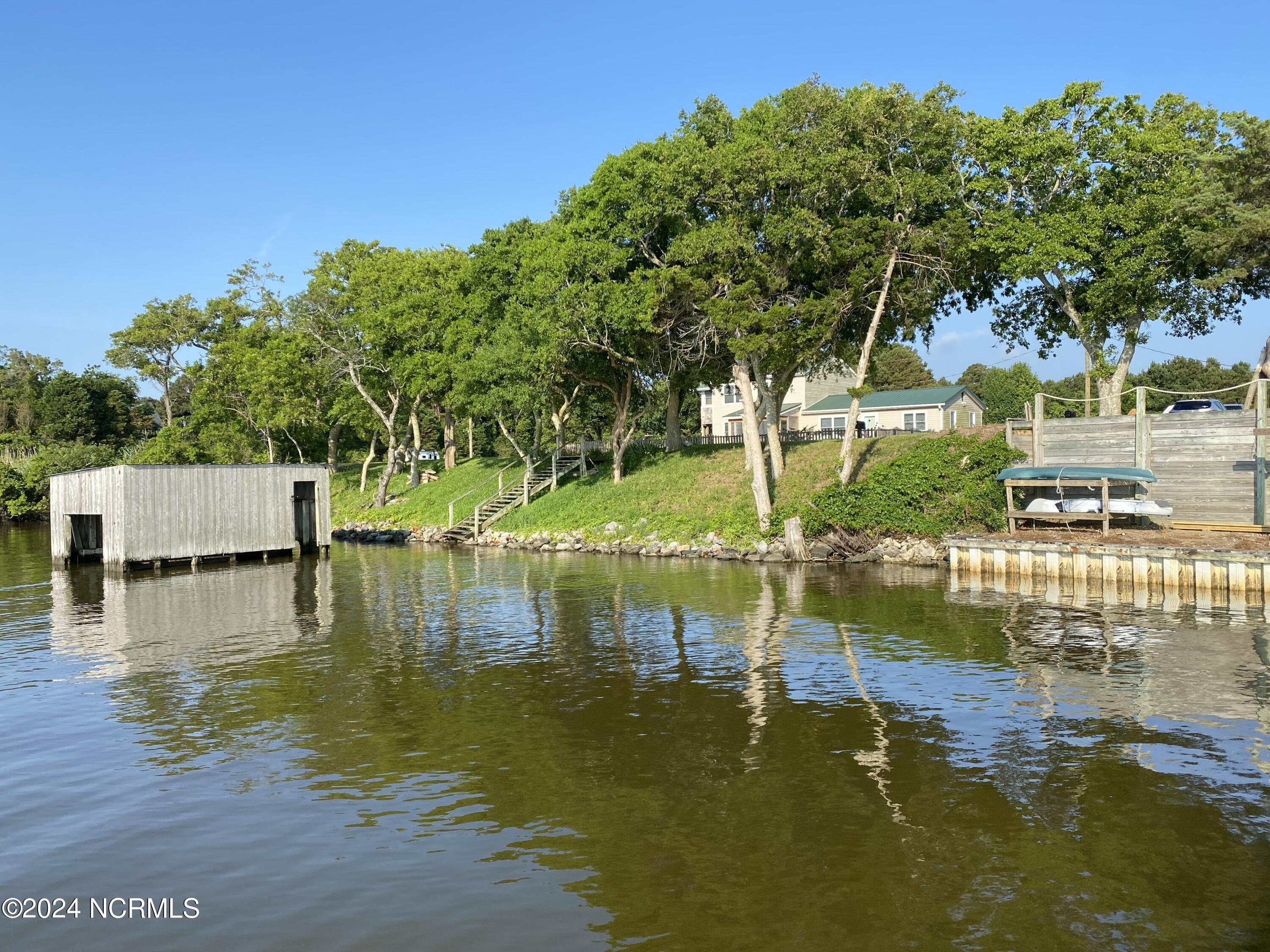 1359 Waterlily Road