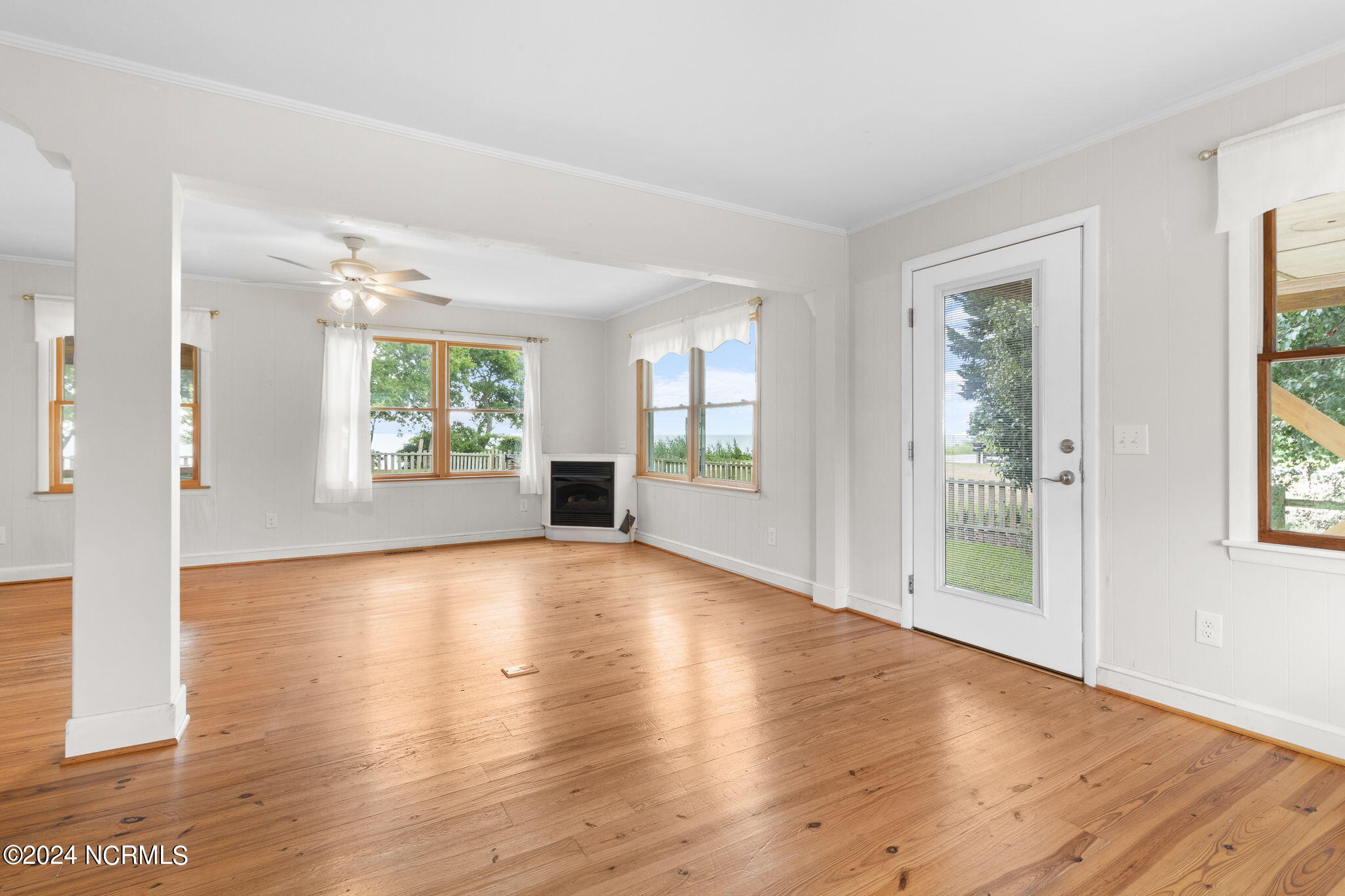 1359 Waterlily Road