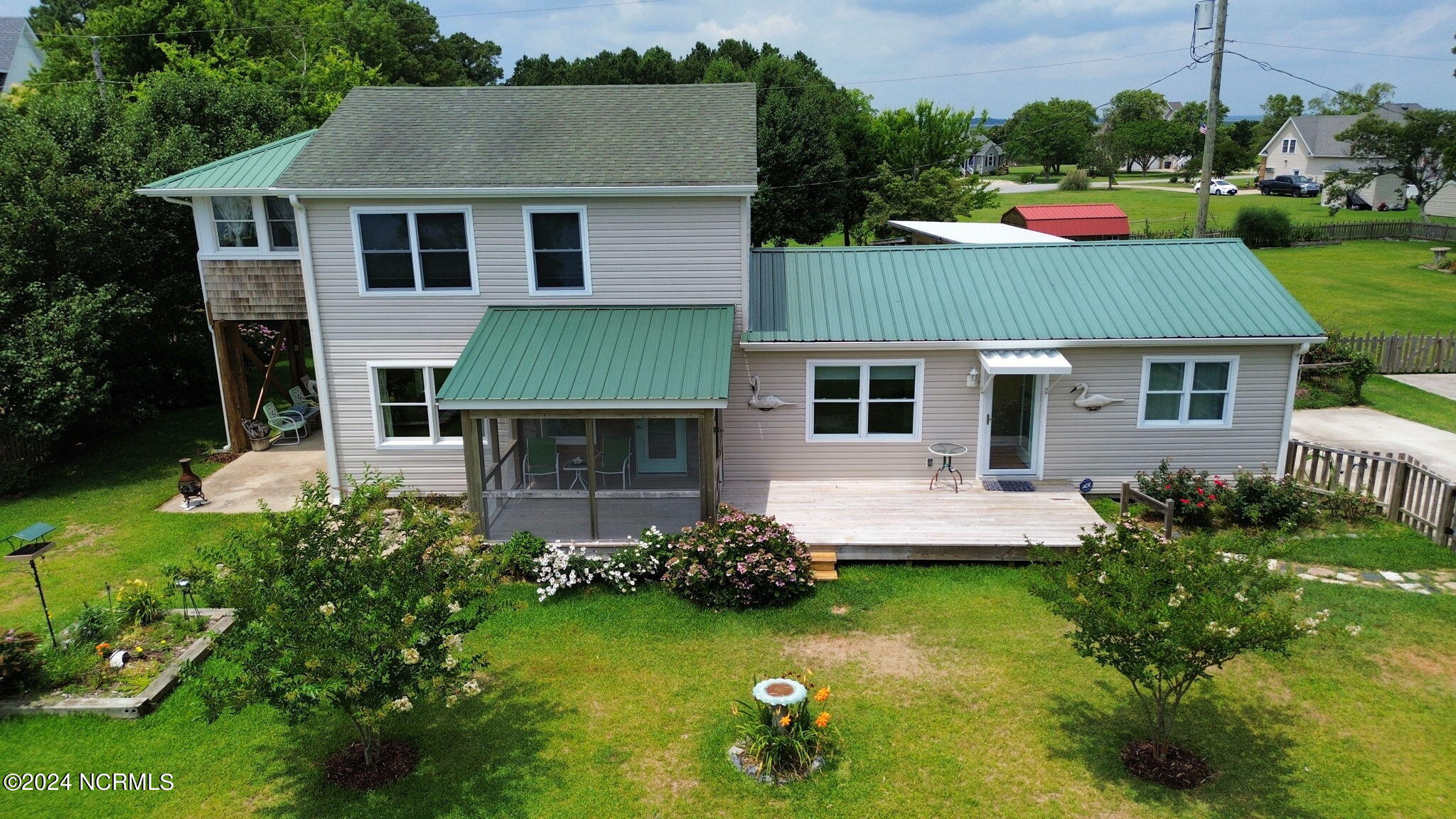 1359 Waterlily Road