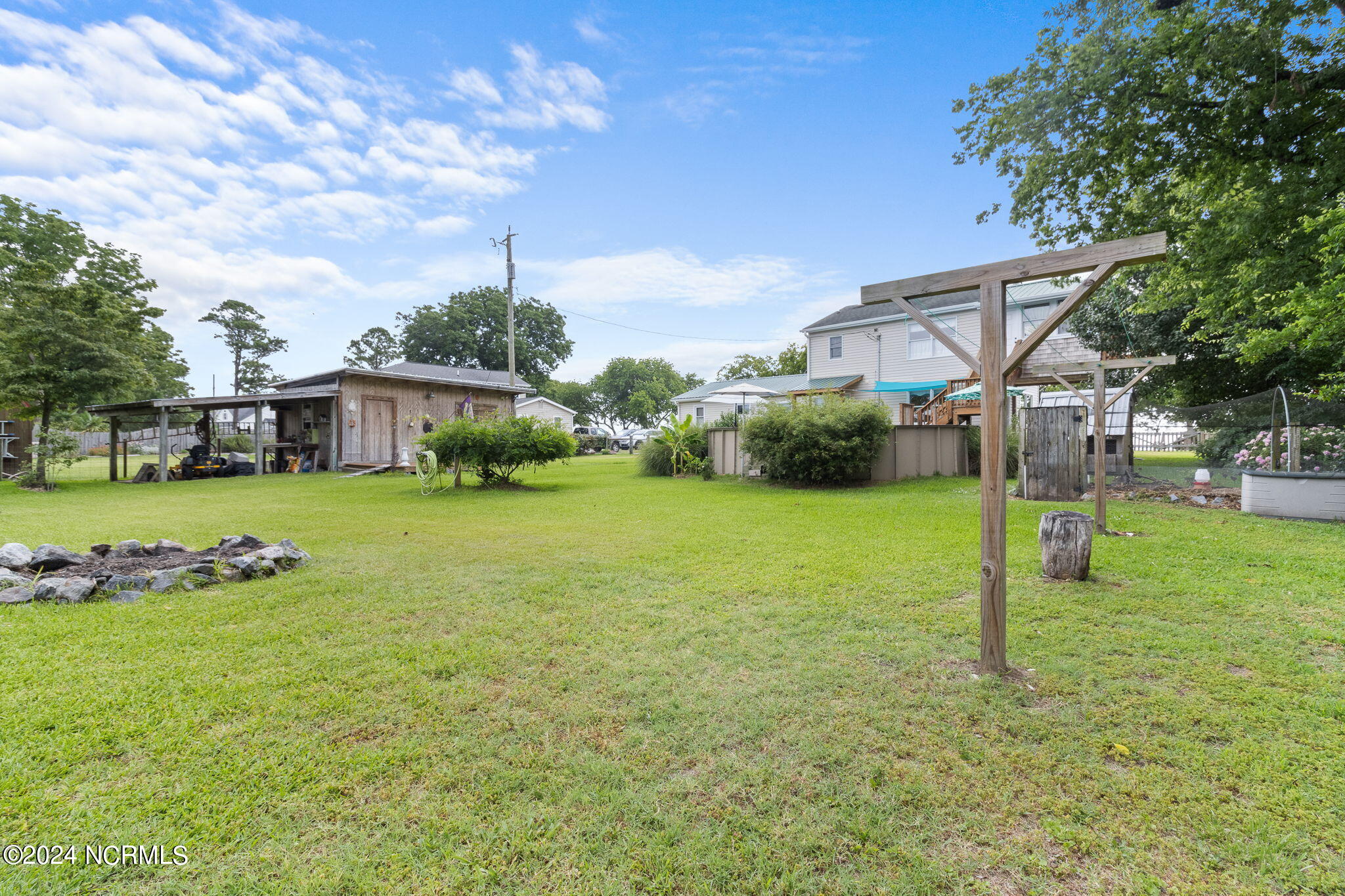 1359 Waterlily Road