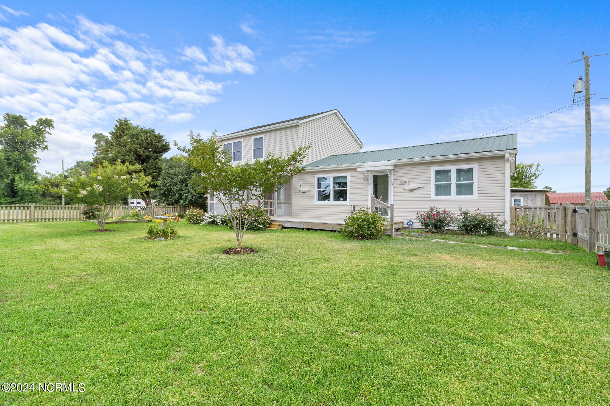 1359 Waterlily Road