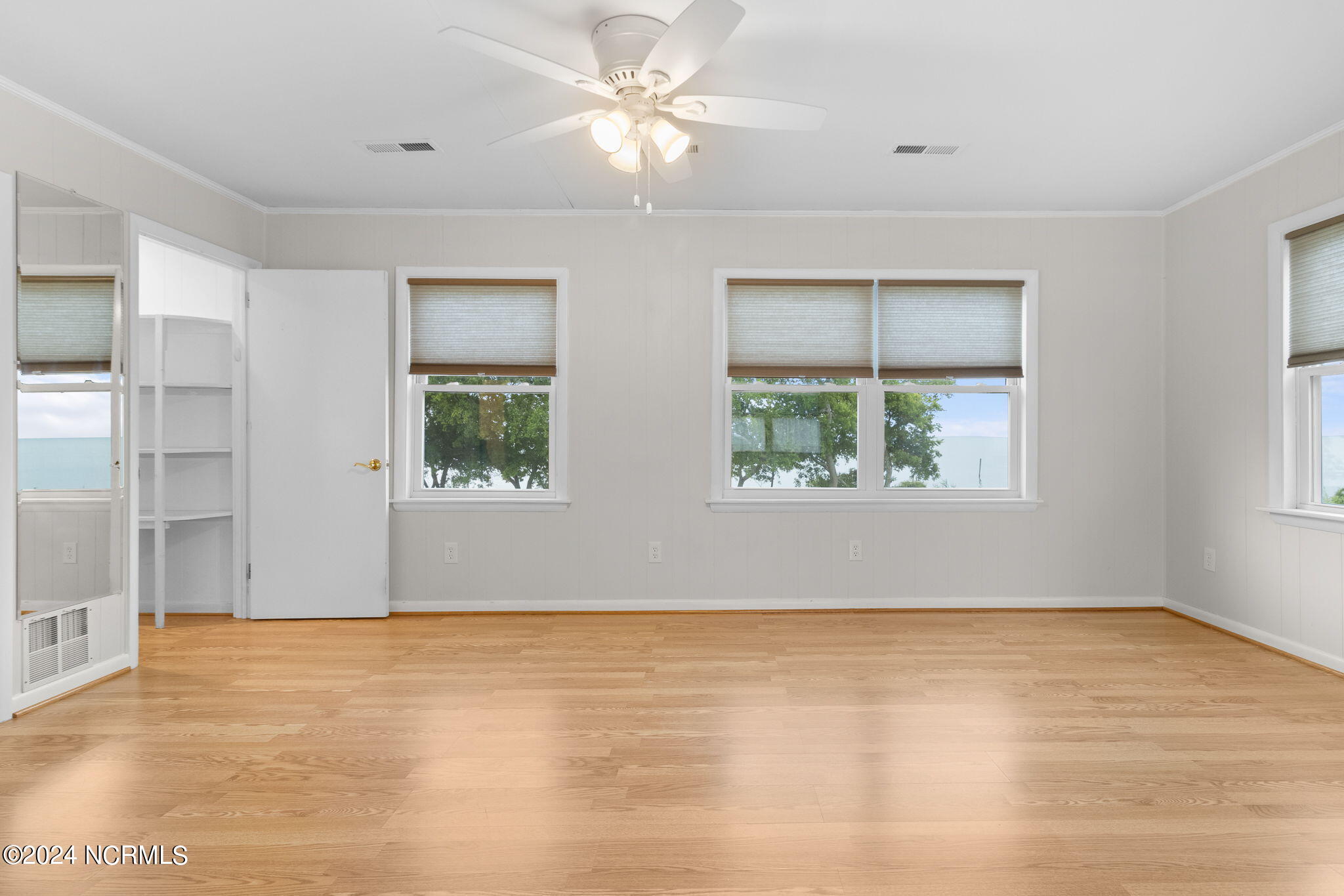1359 Waterlily Road