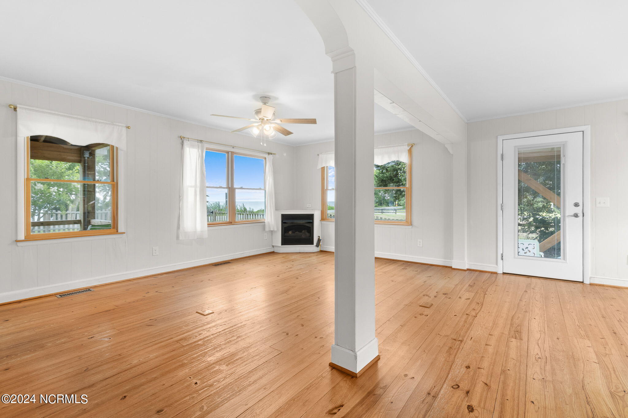 1359 Waterlily Road