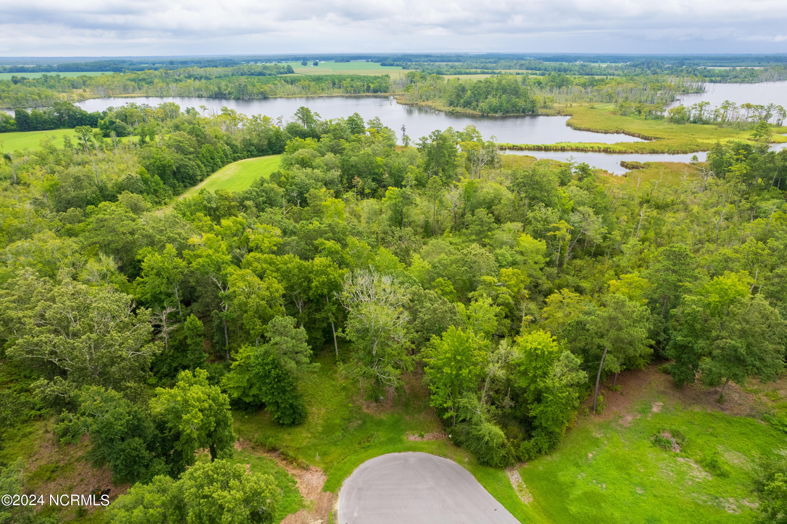 114 Bay Roads Lane