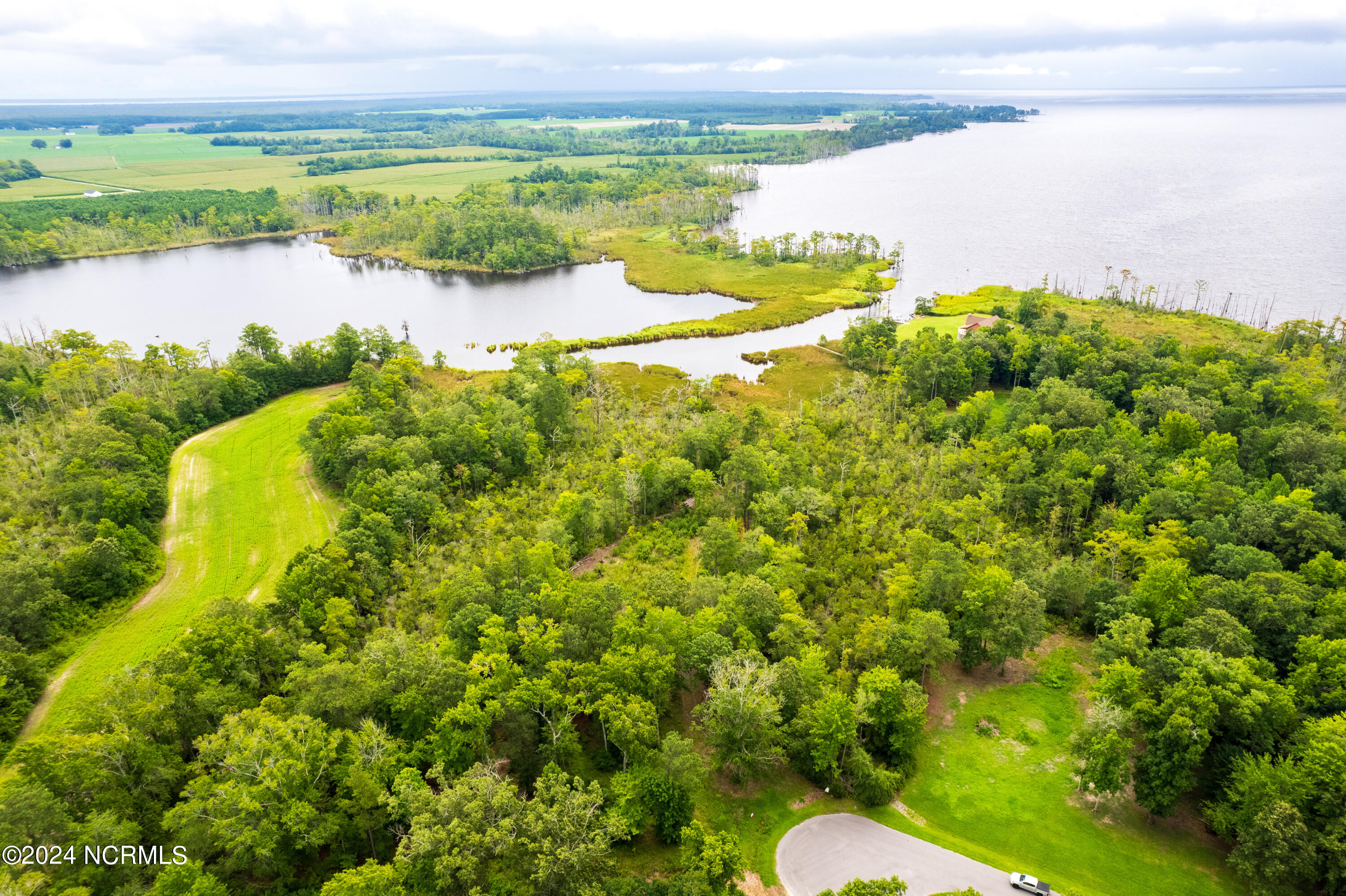 114 Bay Roads Lane