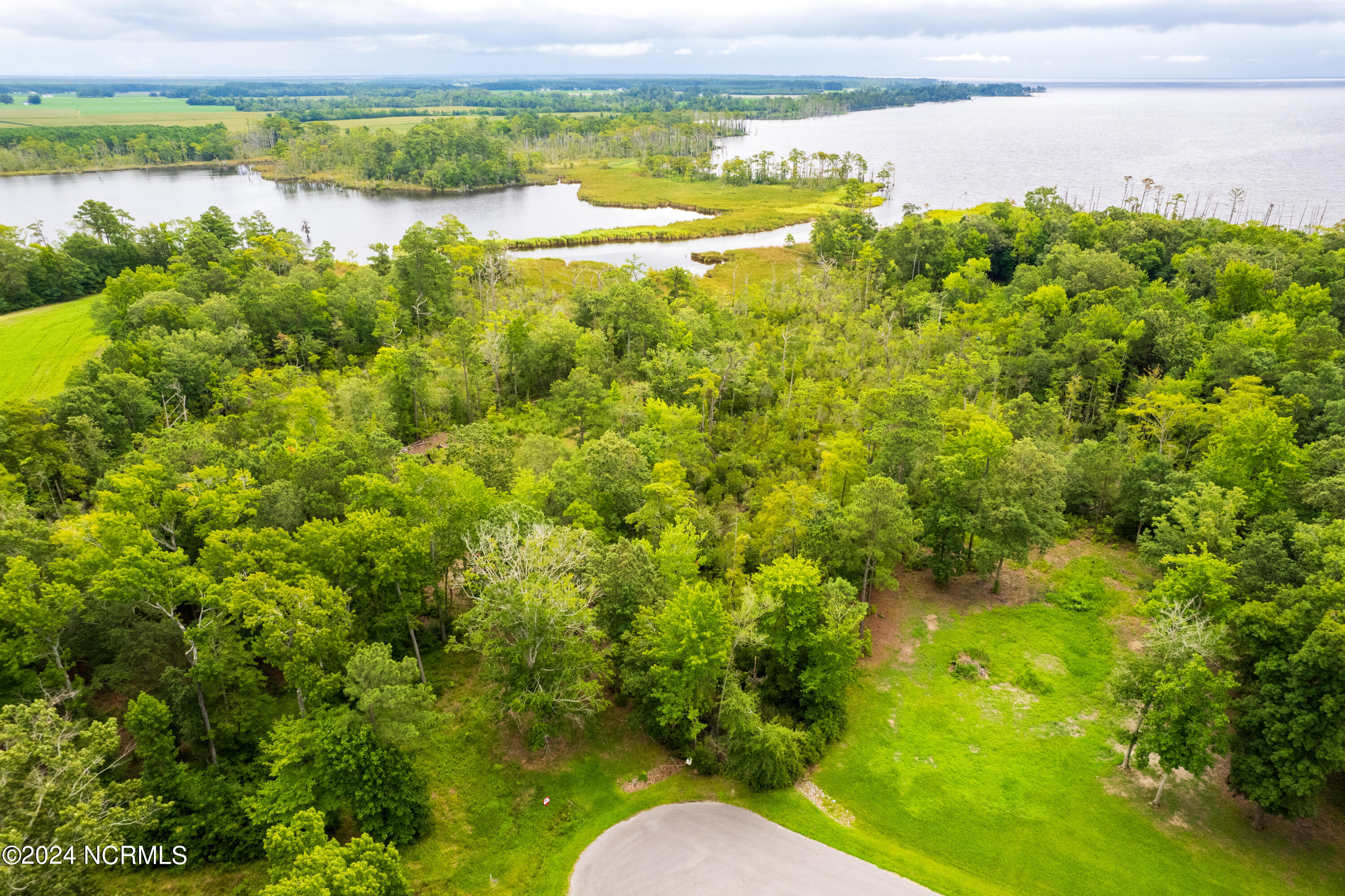 114 Bay Roads Lane