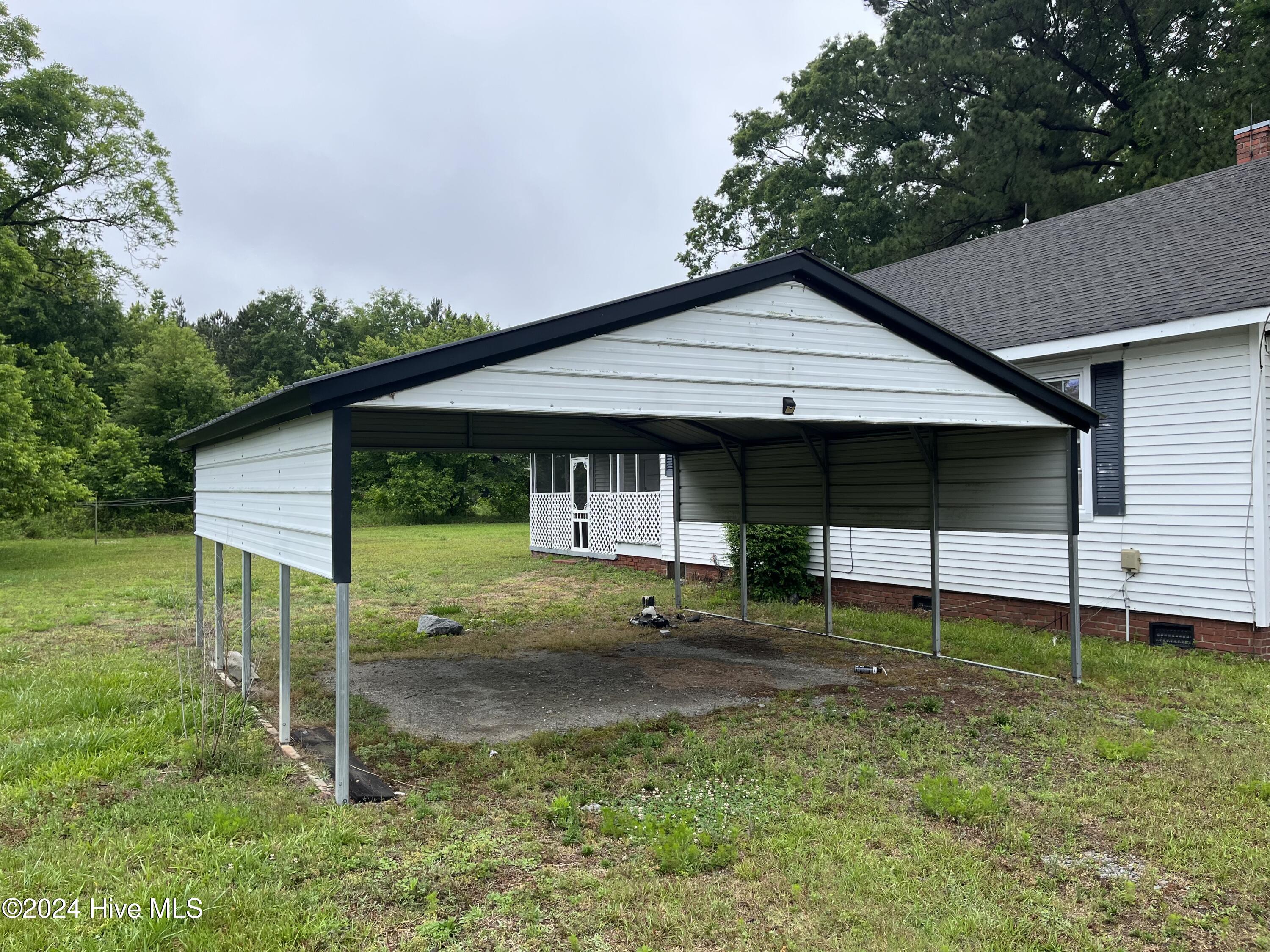 1107 Highway 32 N