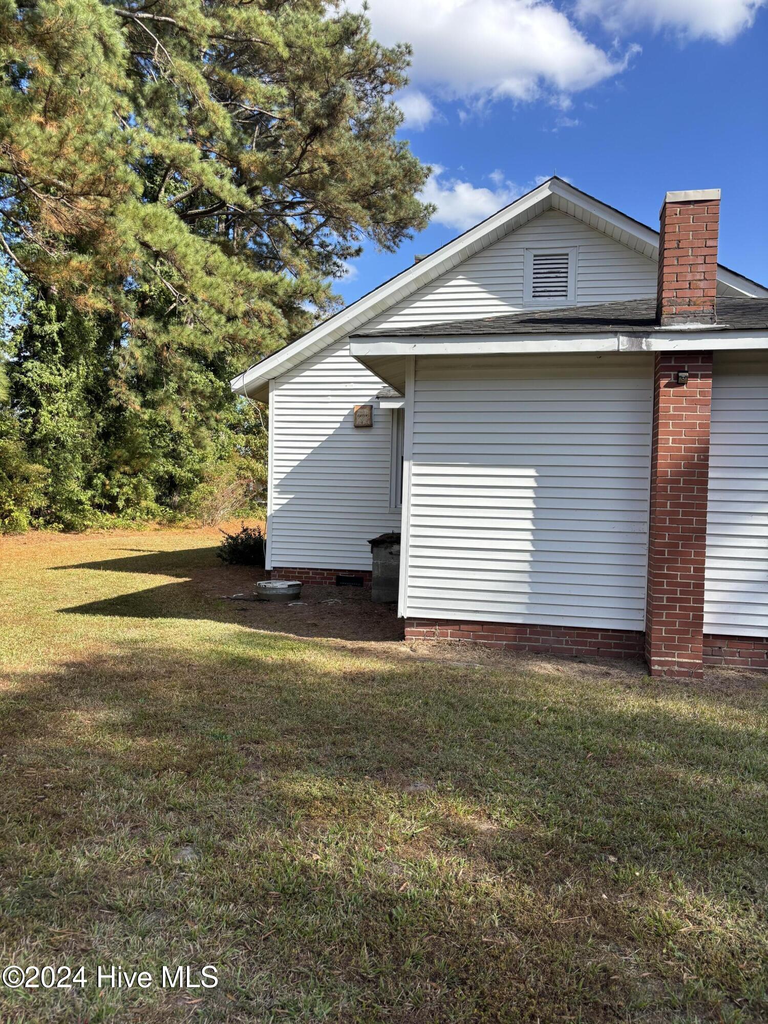 1107 Highway 32 N
